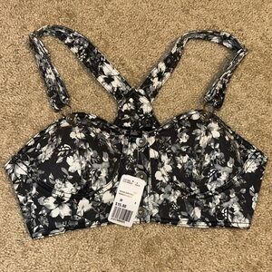Floral Crop Top 🖤🩶